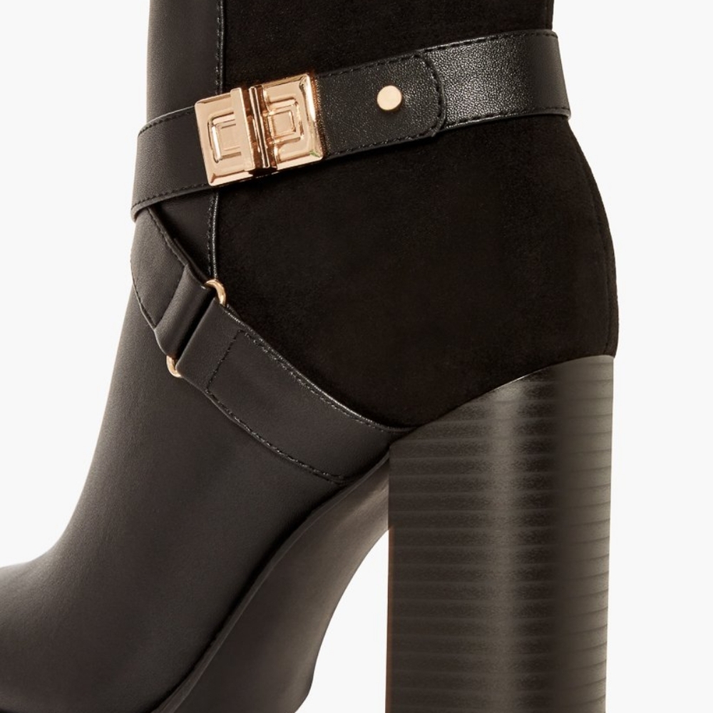 Women boots - Picture 2 of 3